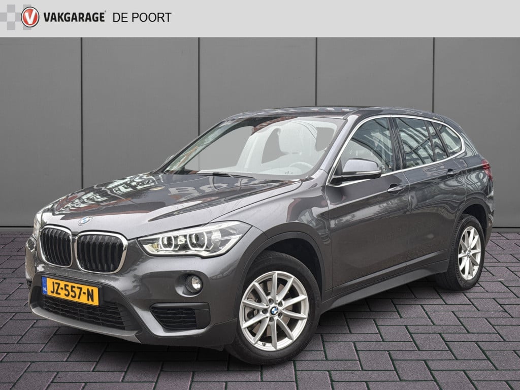 BMW X1 sdrive20i centennial executive | nl-auto | 1e eig | dealer oh | navi