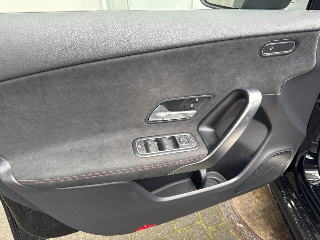 Mercedes-Benz A-Klasse 200 amg line