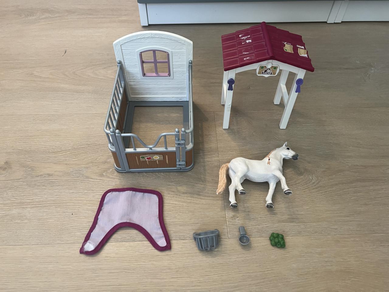Schleich Horse Club paard met stal