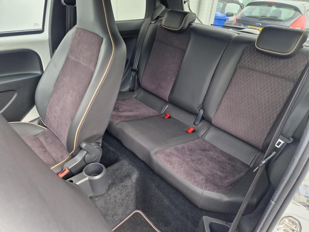 Seat Mii 1.0 mii by cosmopolitan