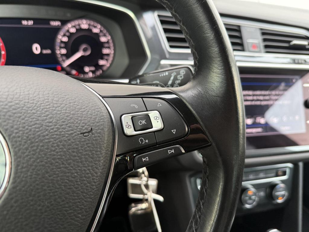 Volkswagen Tiguan 1.4 tsi 4motion highline r-line 1800kg/leder/digital/r-li