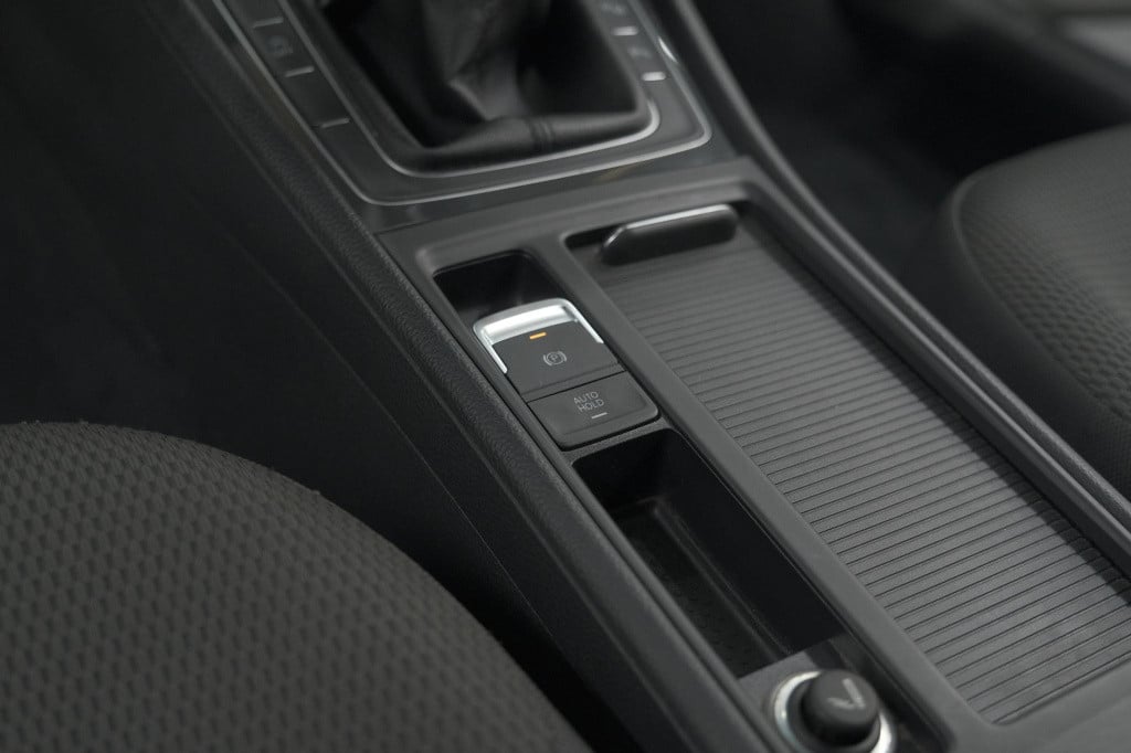 Volkswagen Golf 1.0 tsi 110pk highline | adaptieve cruise control | apple c