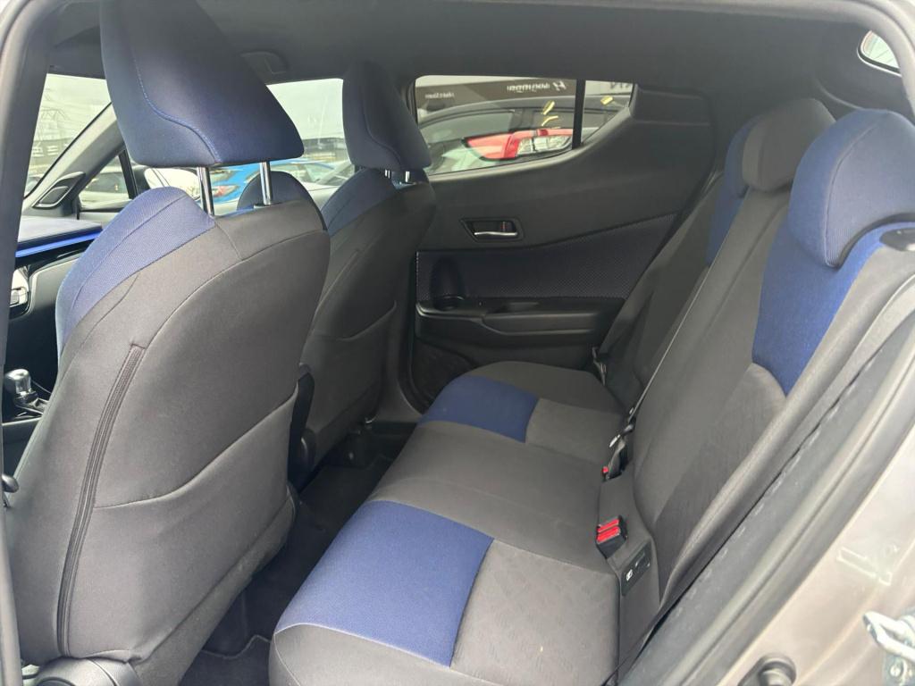 Toyota C-hr 1.8 hybrid 122pk executive, stoel en stuurverwarming