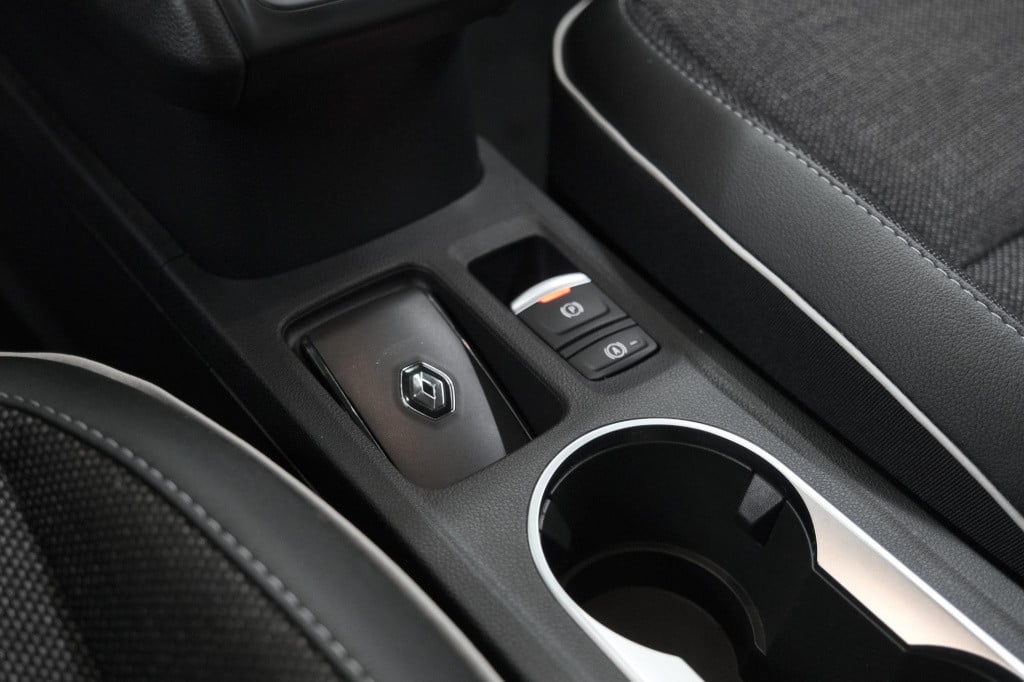 Renault Captur mild hybrid 140 edc techno | camera | navigatie | apple carp