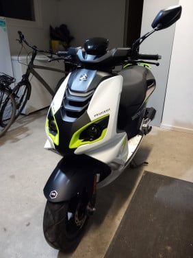 Peugeot speedfight 4