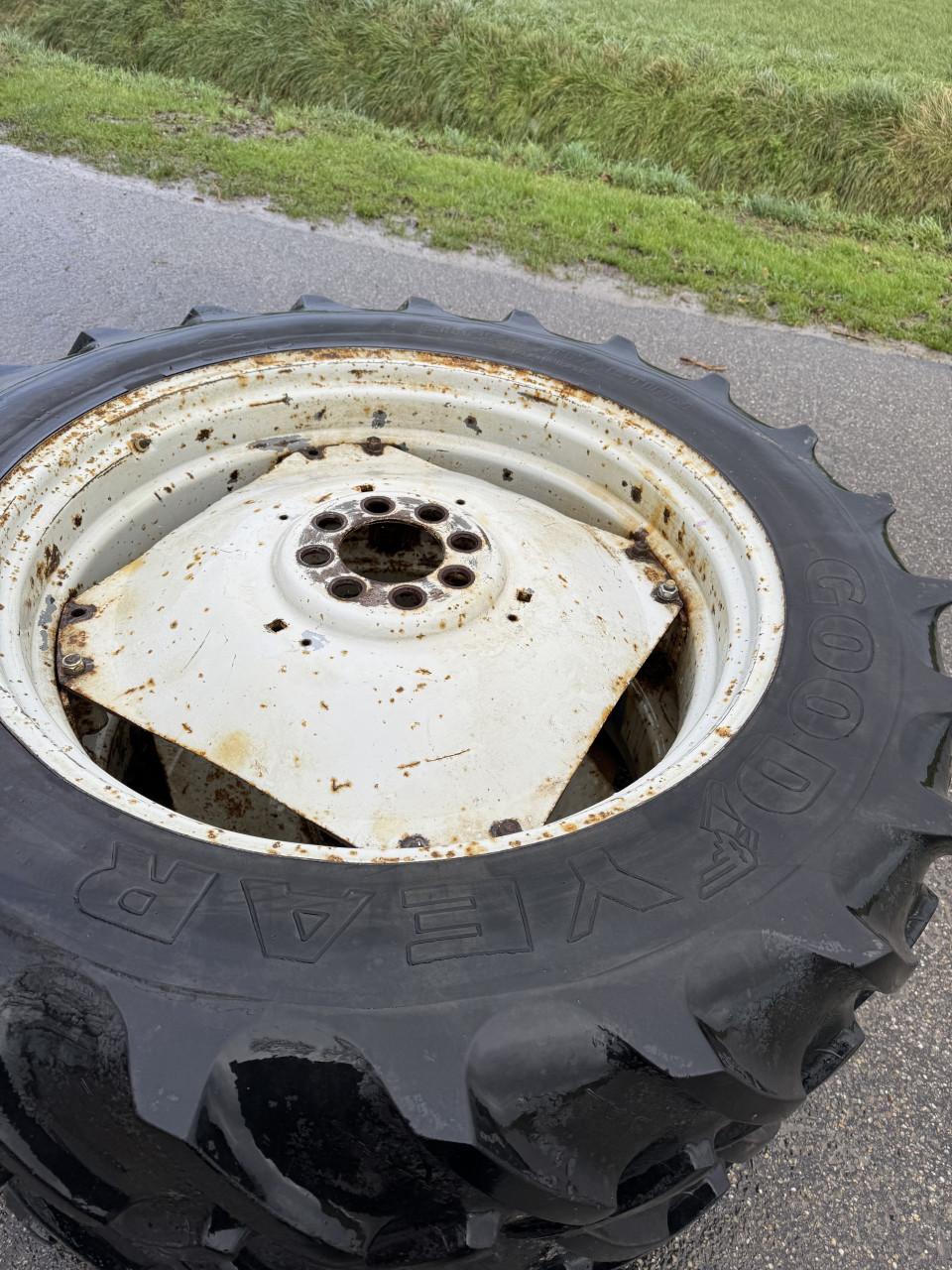 13.6 R38 Good year banden