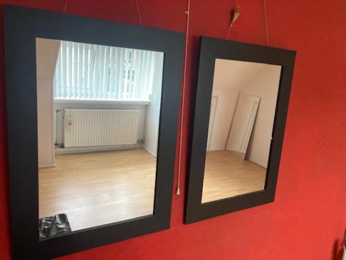 Twee mooie grote spiegels