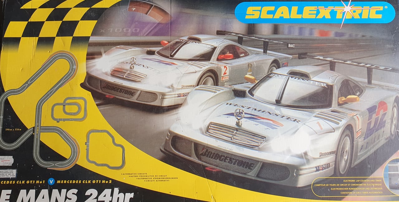 Scalextric Le Mans 24hr racebaan met 2x Mercedes CLK GT1