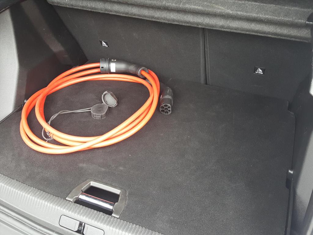 Peugeot E-2008 ev 54kwh 156pk gt |navi|bt|camera 360°|cruise&climate contro