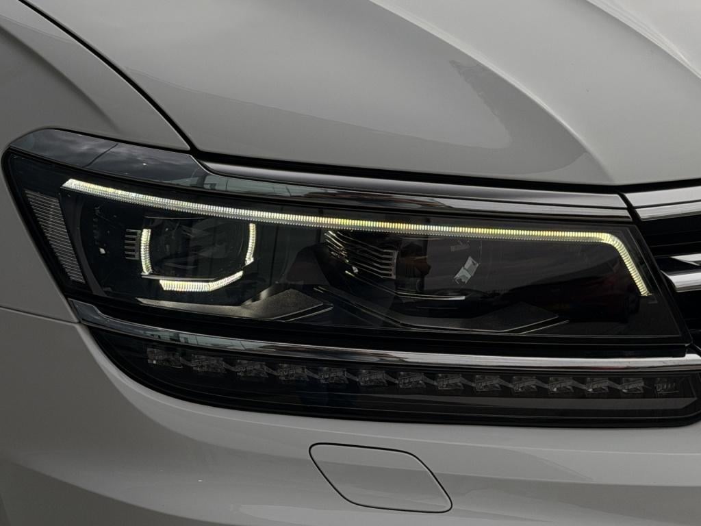 Volkswagen Tiguan 2.0 tsi 4motion r-line 220pk | acc | pano | stoelmassage 