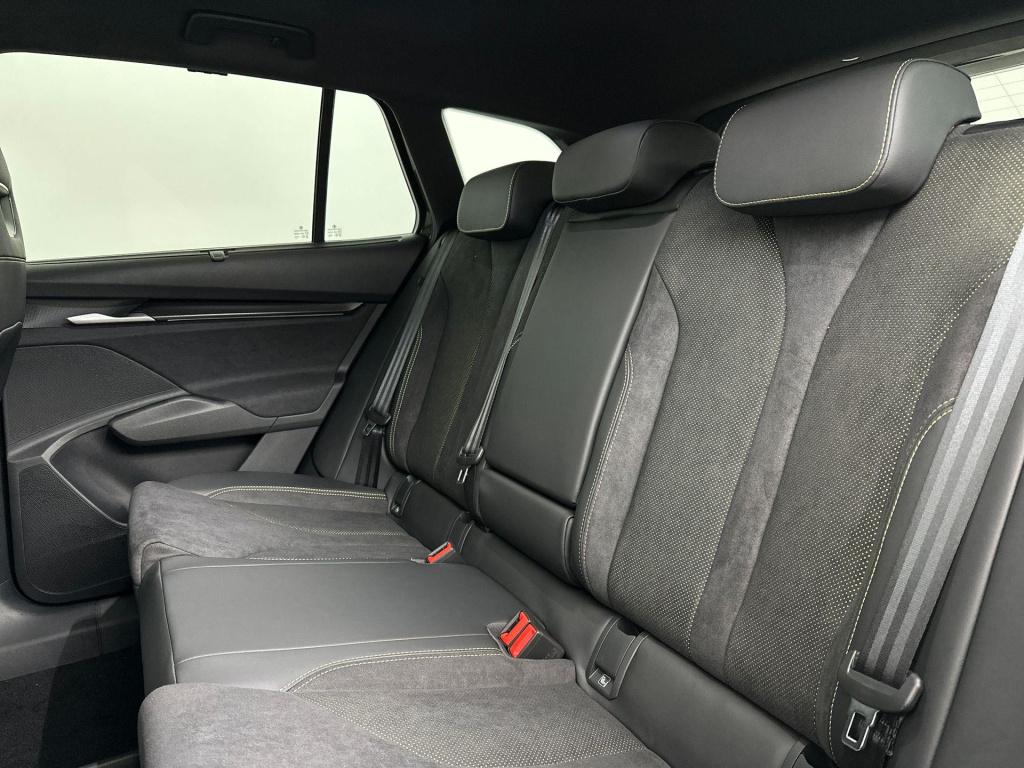 Skoda Enyaq Iv rs elektromotor 250 kw / 340 pk suv elektrische aa