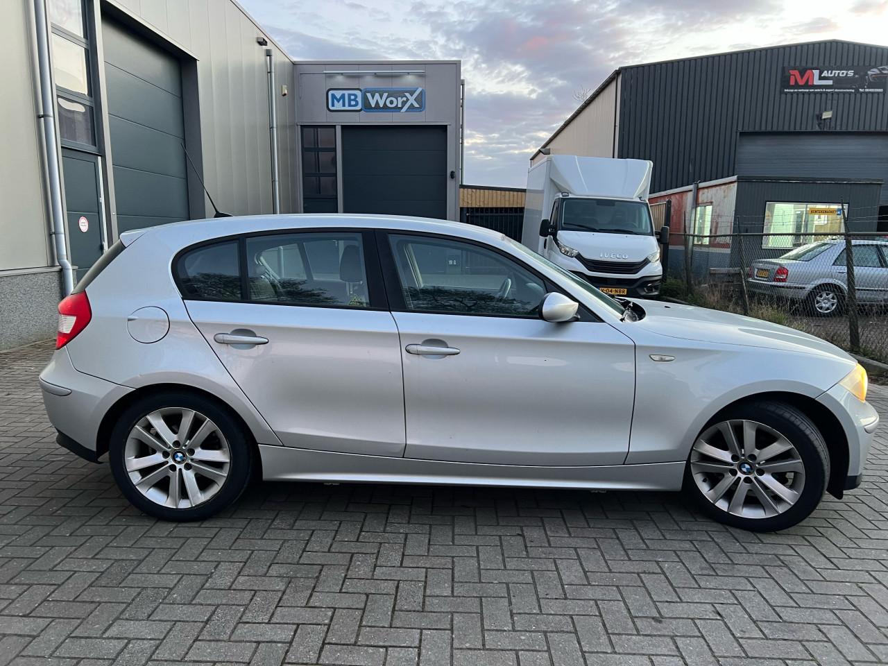 BMW 1-serie 118i High Executive 164.443km