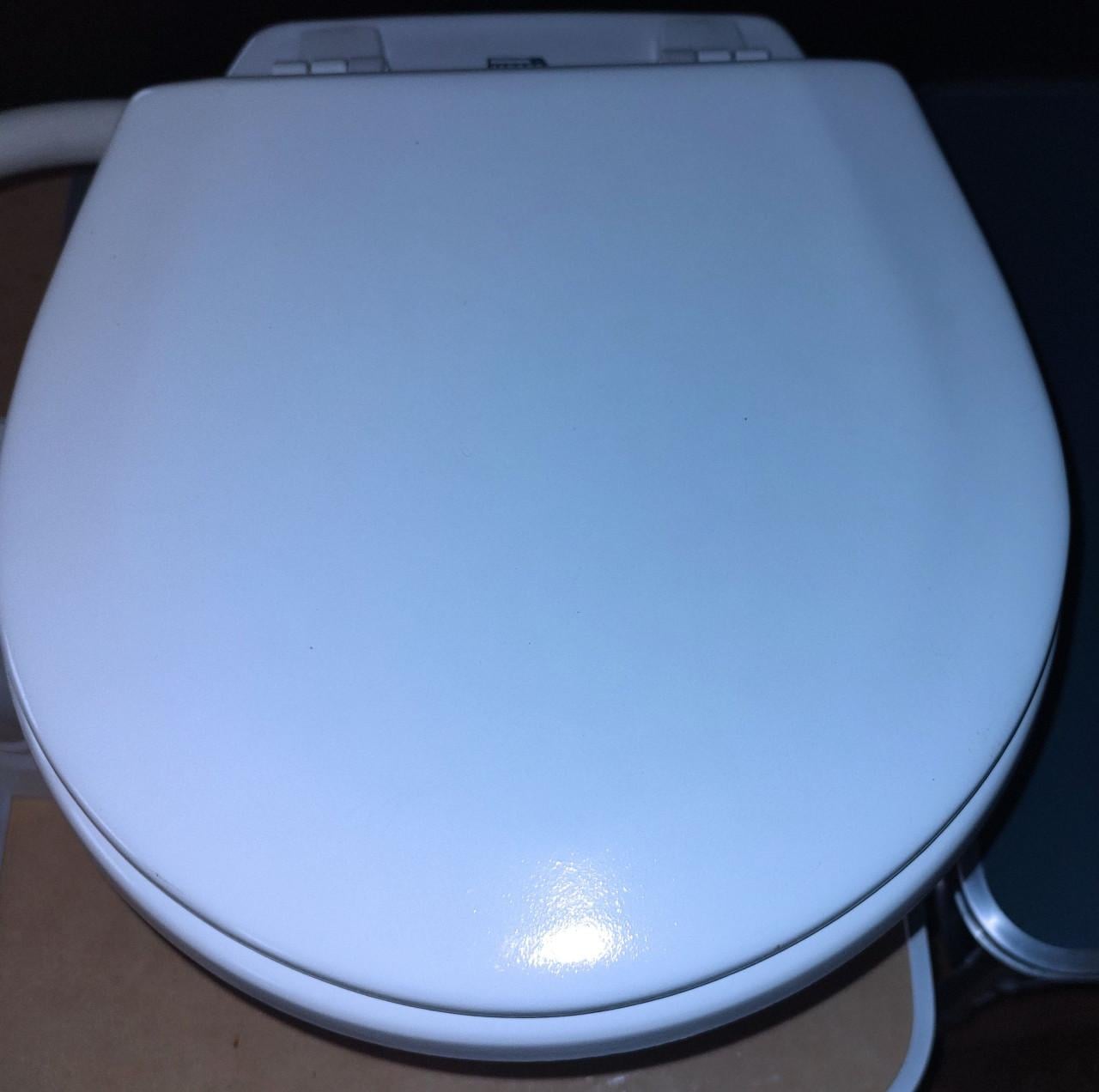 Te koop:  JABSCO Compact toiletpot