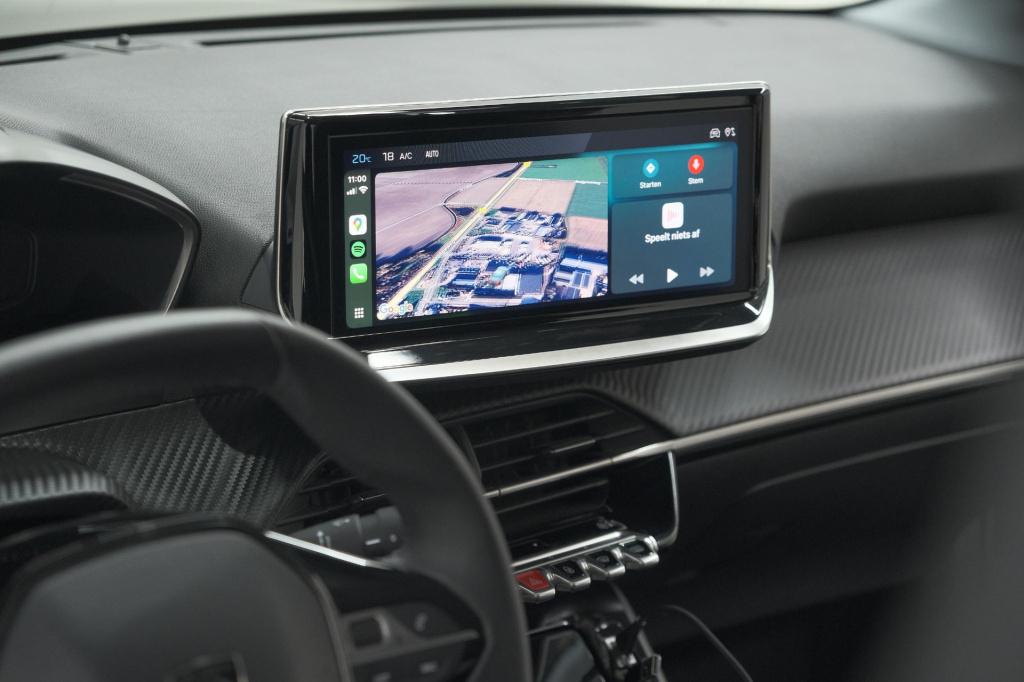 Peugeot 208 puretech 100 allure | parkeersensoren | navigatie | apple carpl