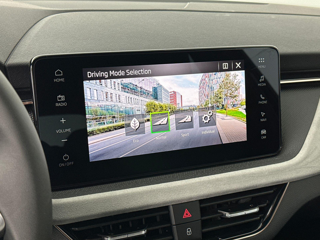 Skoda Scala 1.0 tsi business edition - travel assist