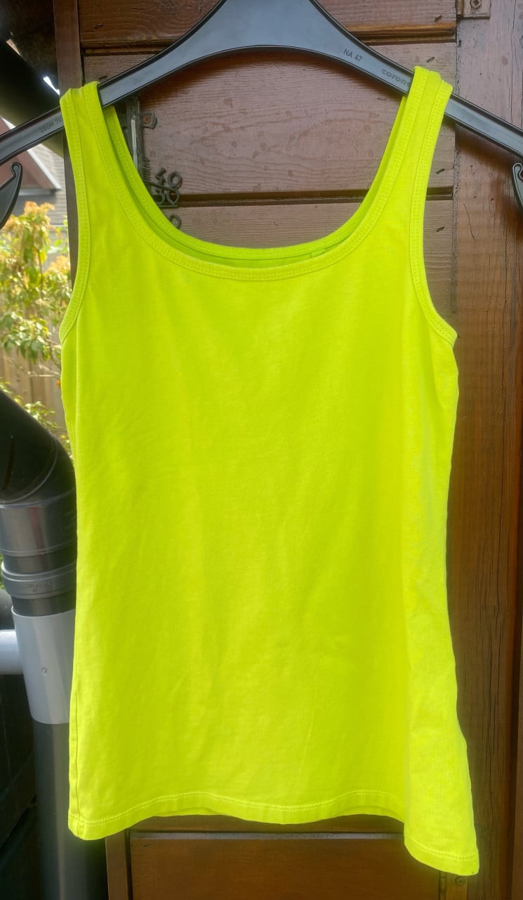 Twee dames tops