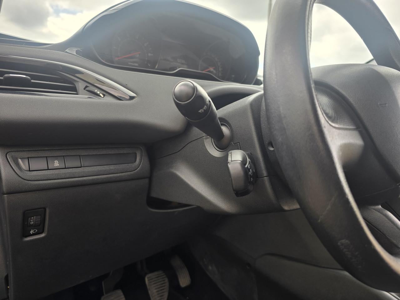 Peugeot 208 1.2 VTI Acces