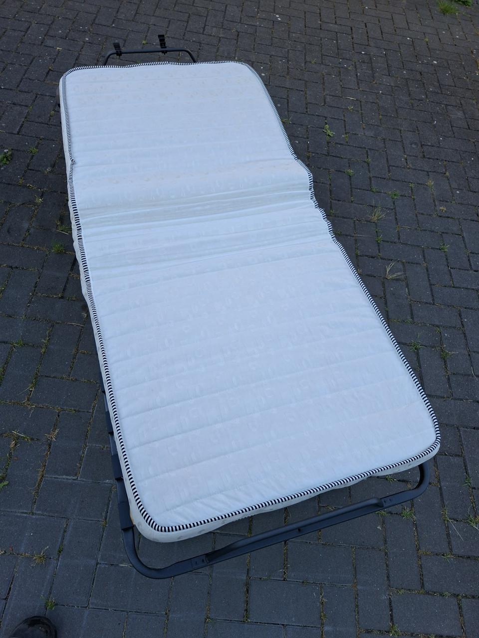 Logeer bed