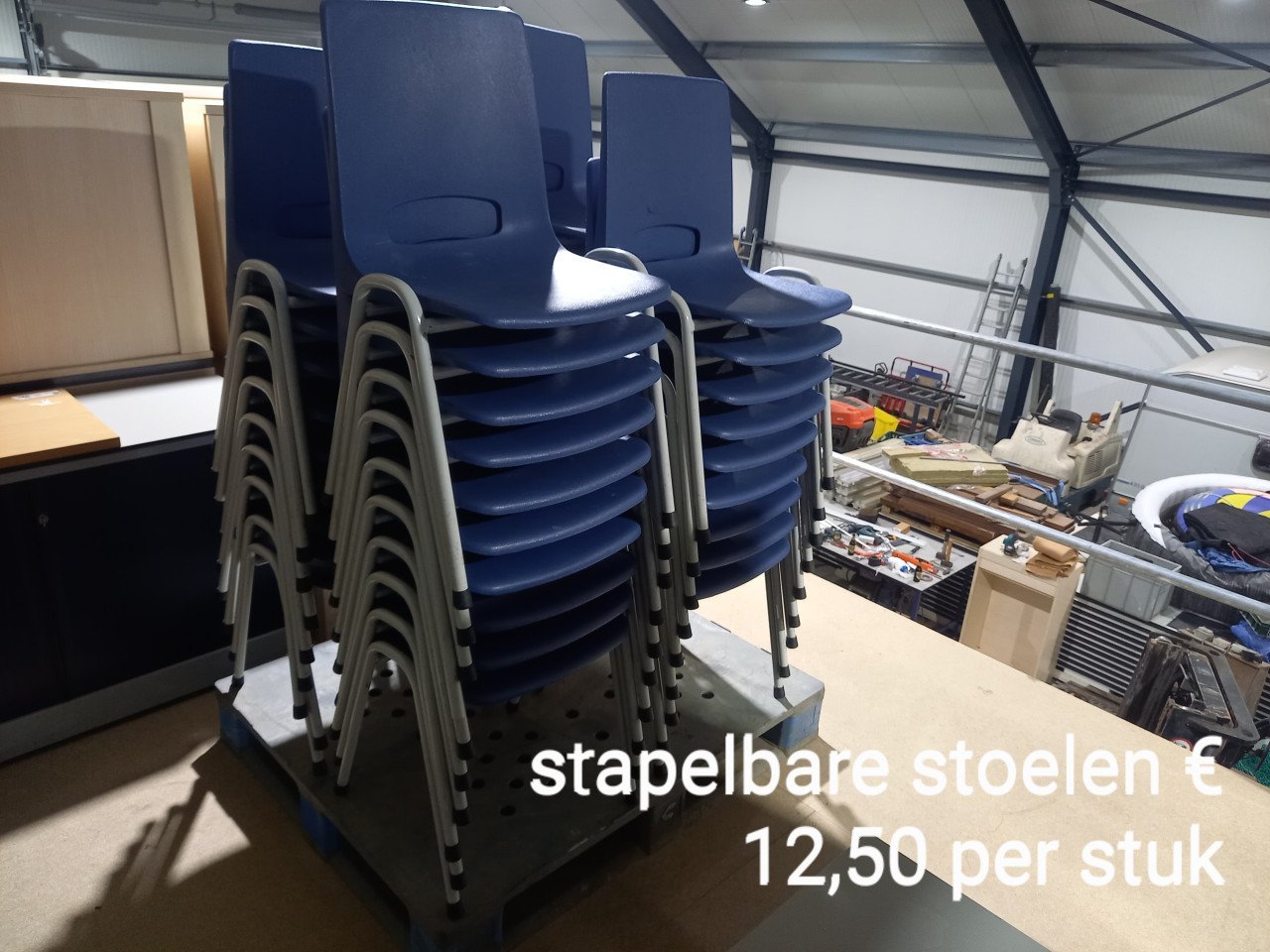 Kantinestoel stapelstoel