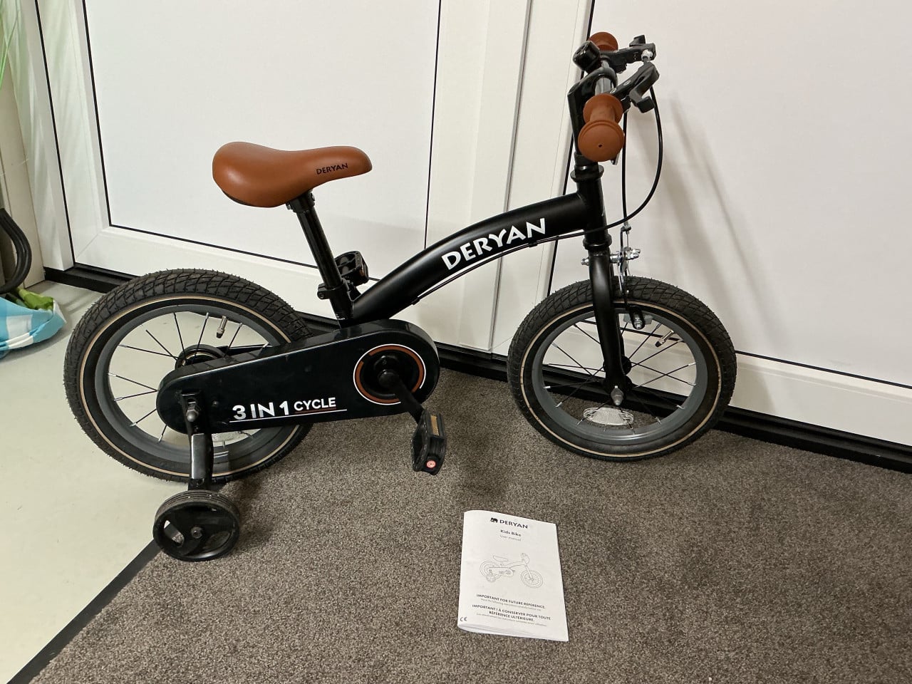 Peuter-/kinder 3 in 1 loop/fiets met zijwielen zwart 14 inch merk Deryan