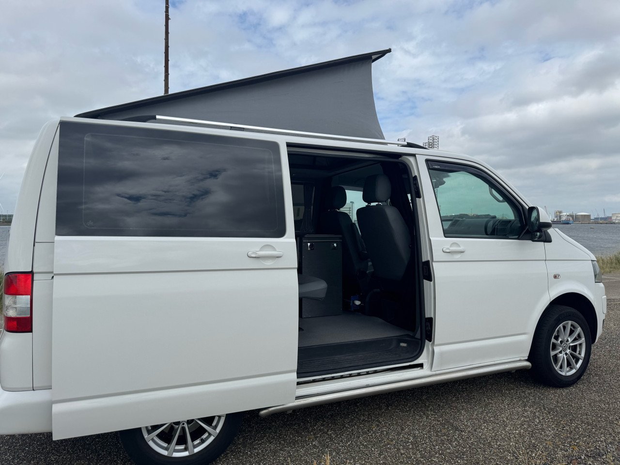 Kampeerbus Volkswagen Transporter 5.1 Navi/Clima/Cruise/Leer