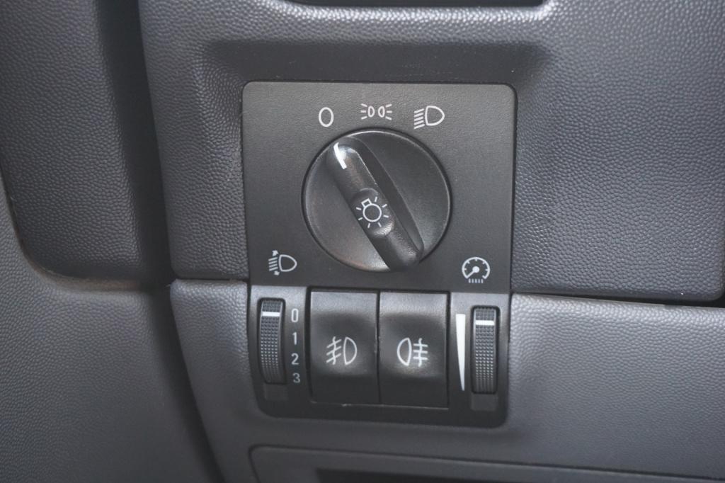 Opel Corsa 1.4-16v comfort elektr. ramen / trekhaak / apk t/m 18-03-2027