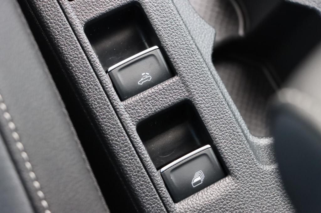 Volkswagen T-roc cabrio 1.5 tsi r-line 150pk dsg7 iq.light | stoel- en stuu