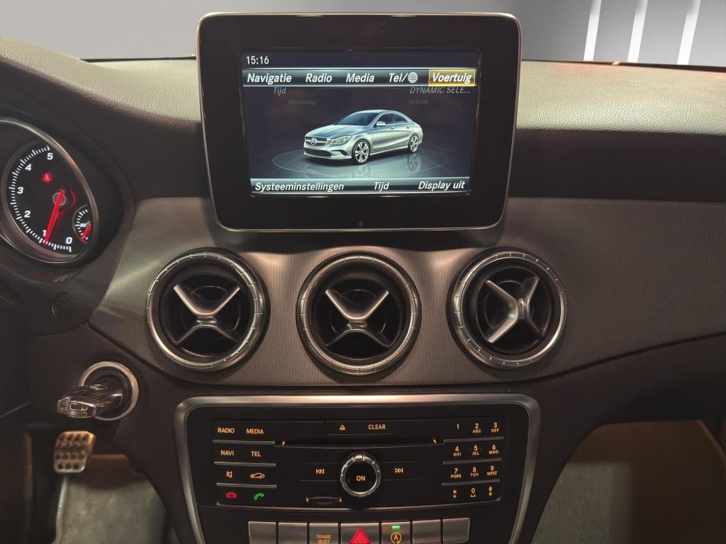 Mercedes-Benz Cla 180 amg night edition plus | camera | 18"| sportstoelen |