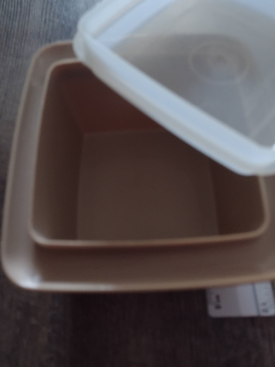 Tupperware trommeltje vierkant voor snack in de pauze