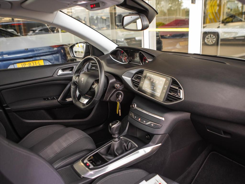 Peugeot 308 1.2 puretech 110pk blue lease premium | panoramadak | camera | 