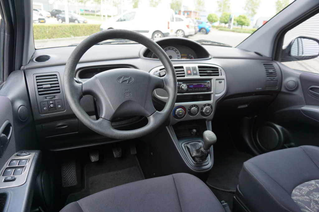 Hyundai Matrix 1.6i silver edition airco / elektr. ramen / trekhaak / nap
