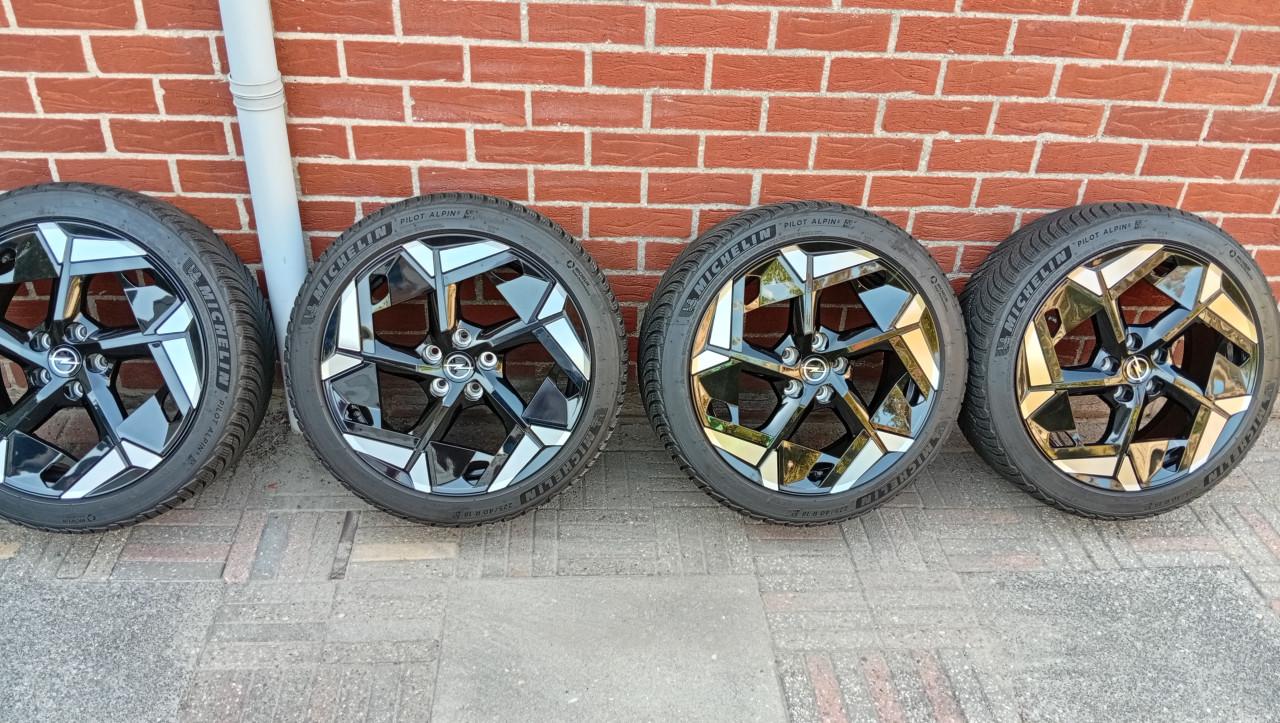 Opel 18LM Winterbanden+Velgen Astra L GS-Electric Peugeot 308