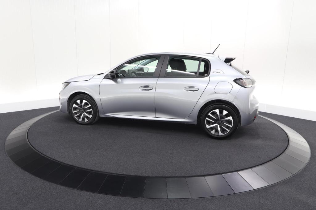 Peugeot 208 1.2 hybrid 110 e-dcs6 style | trekhaak | allseason banden | app