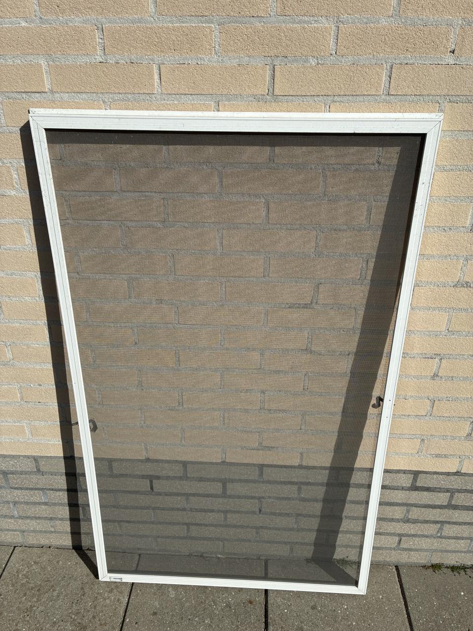 Hor voor raam 128 x 78 GRATIS !