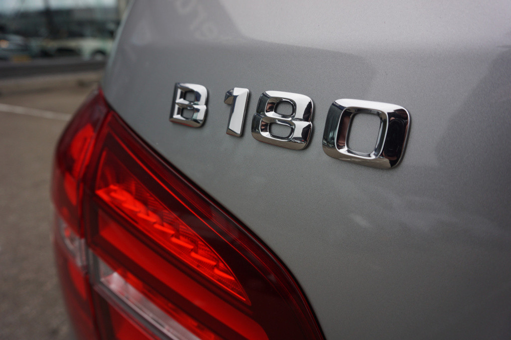 Mercedes-Benz B-Klasse 180 ambition style l facelift uitvoering l xenon l p