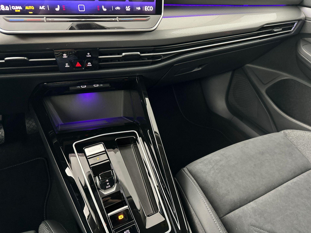Volkswagen Golf 1.5 ehybrid style edition