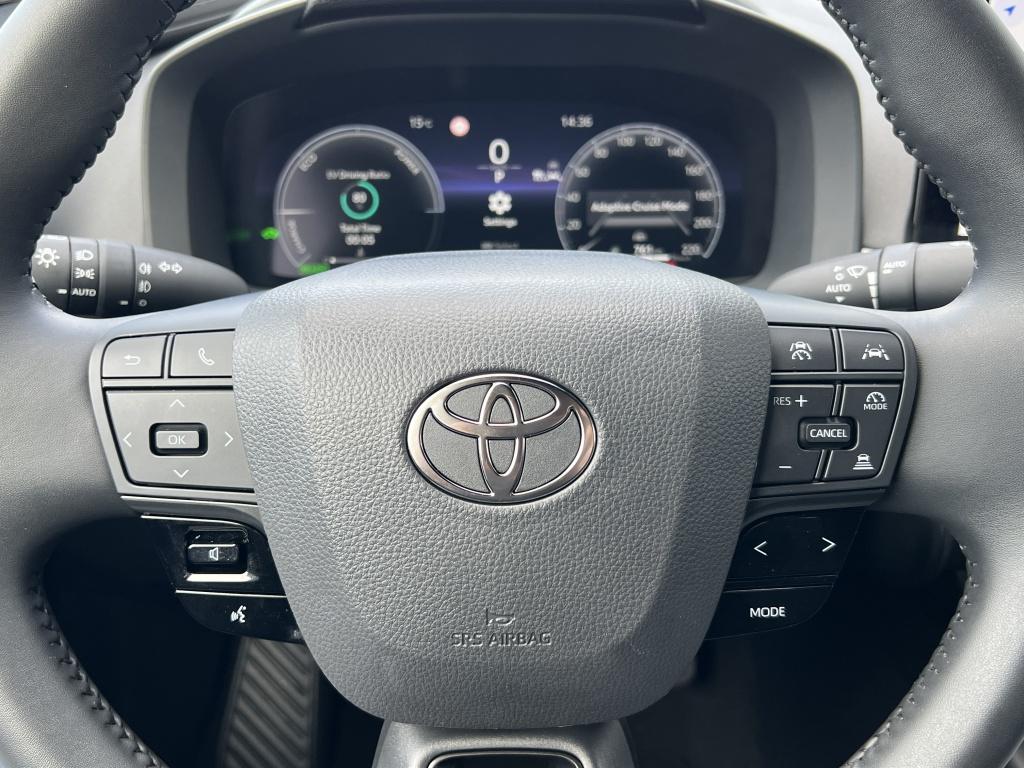 Toyota C-hr 1.8 hybr 140 first