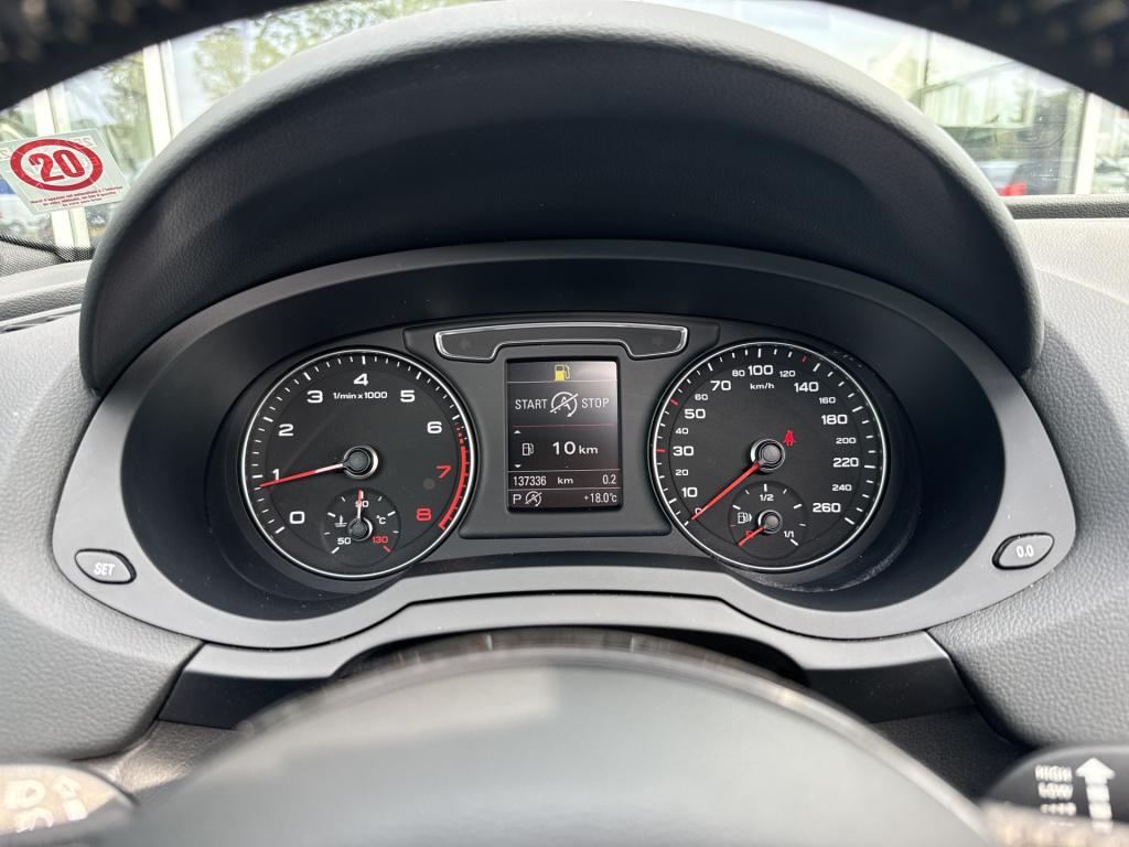 Audi Q3 1.4 tfsi cod sport advance s-line | nl-auto | pano | navi | stoelve