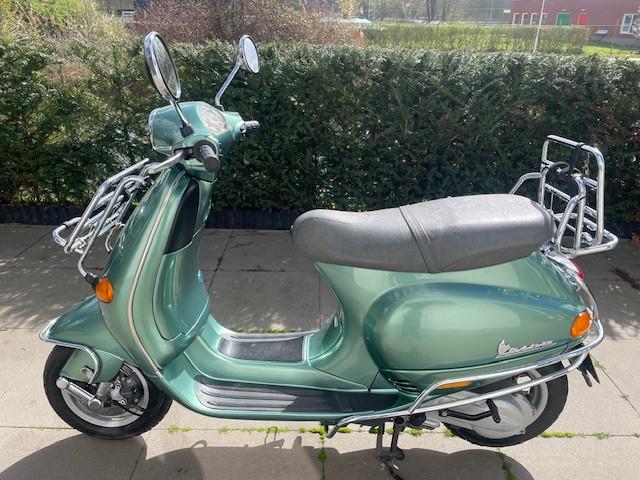 Vespa ET4 125 Motorscooter in perfecte staat