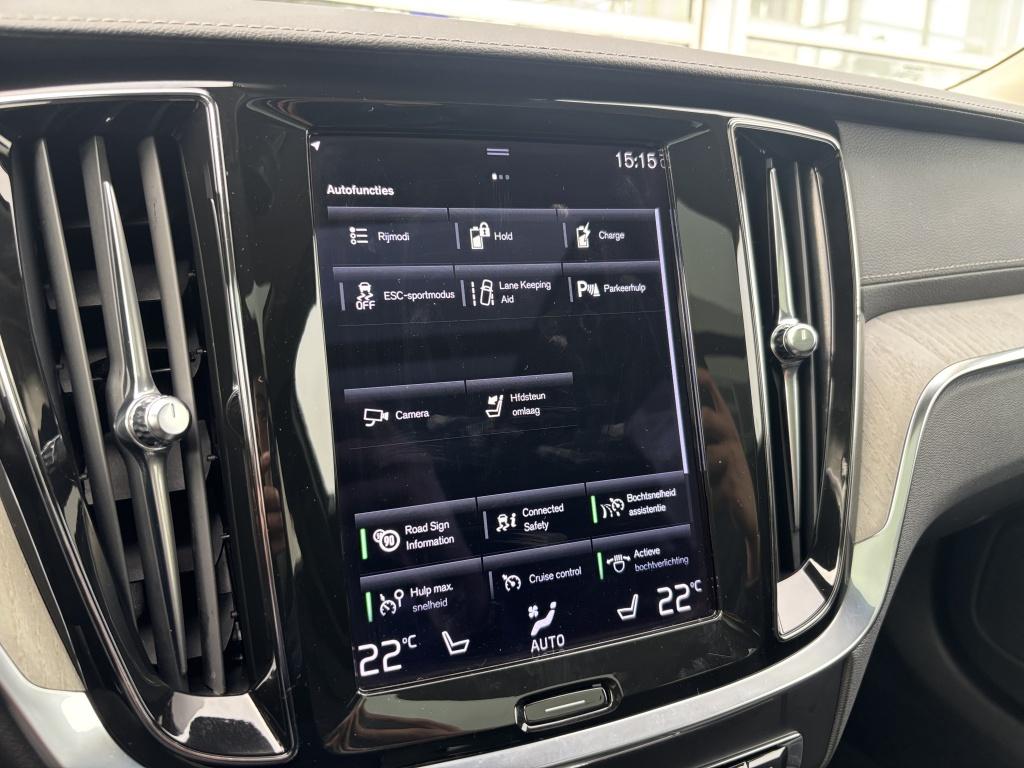 Volvo V60 t6 398pk recharge bright| panodak| adap.cruise| trekhaak| camera