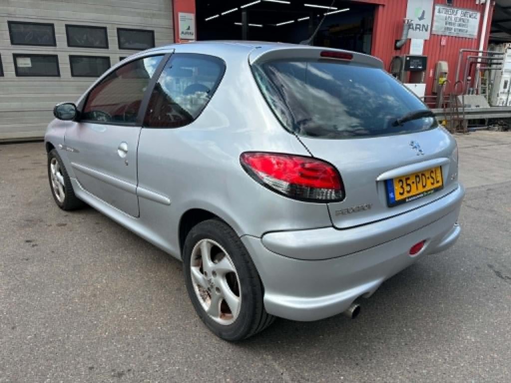 Peugeot 206 1.4-16v quiksilver