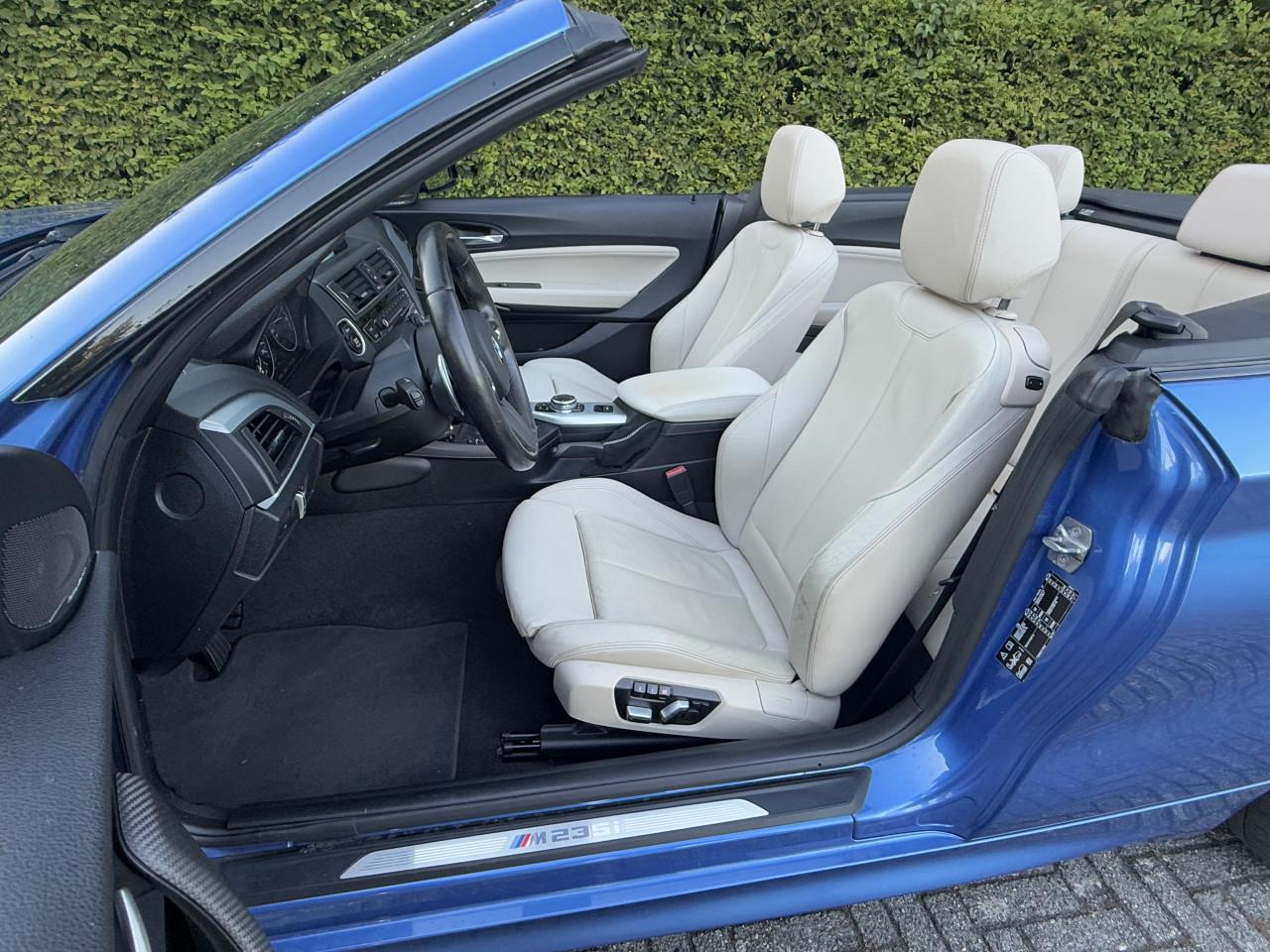 BMW 2-serie Cabrio - M235i xDrive |Full Option | Harman Kardon | Memory