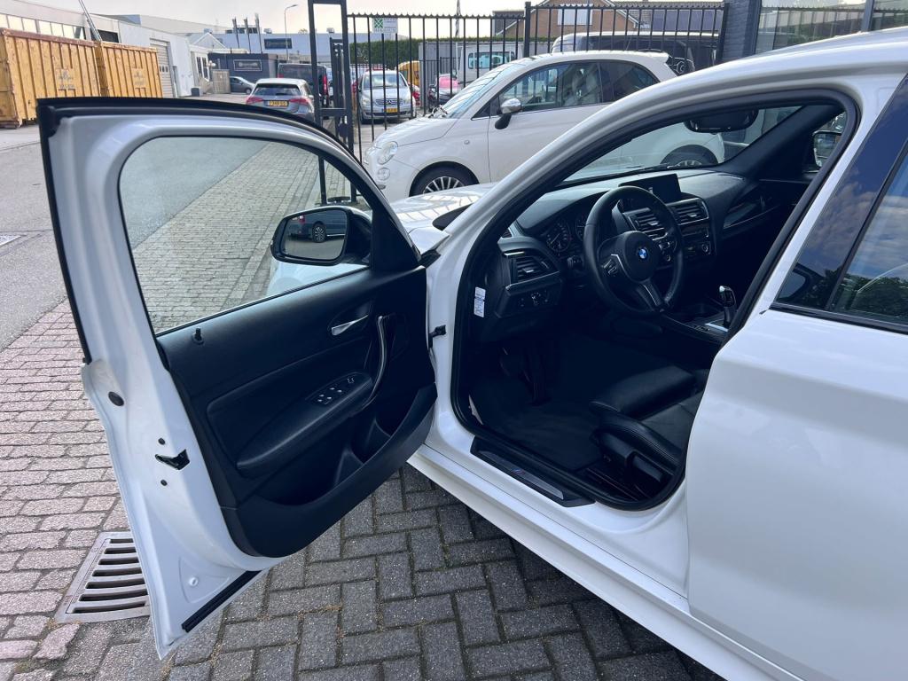 BMW 1 Serie 118i centennial high executive