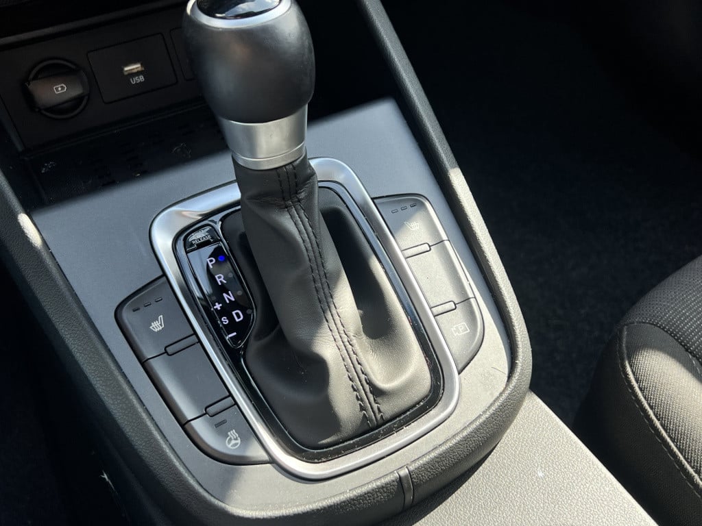 Hyundai Kona 1.6 gdi hev fashion | camera | apple/ android carplay | nav | 