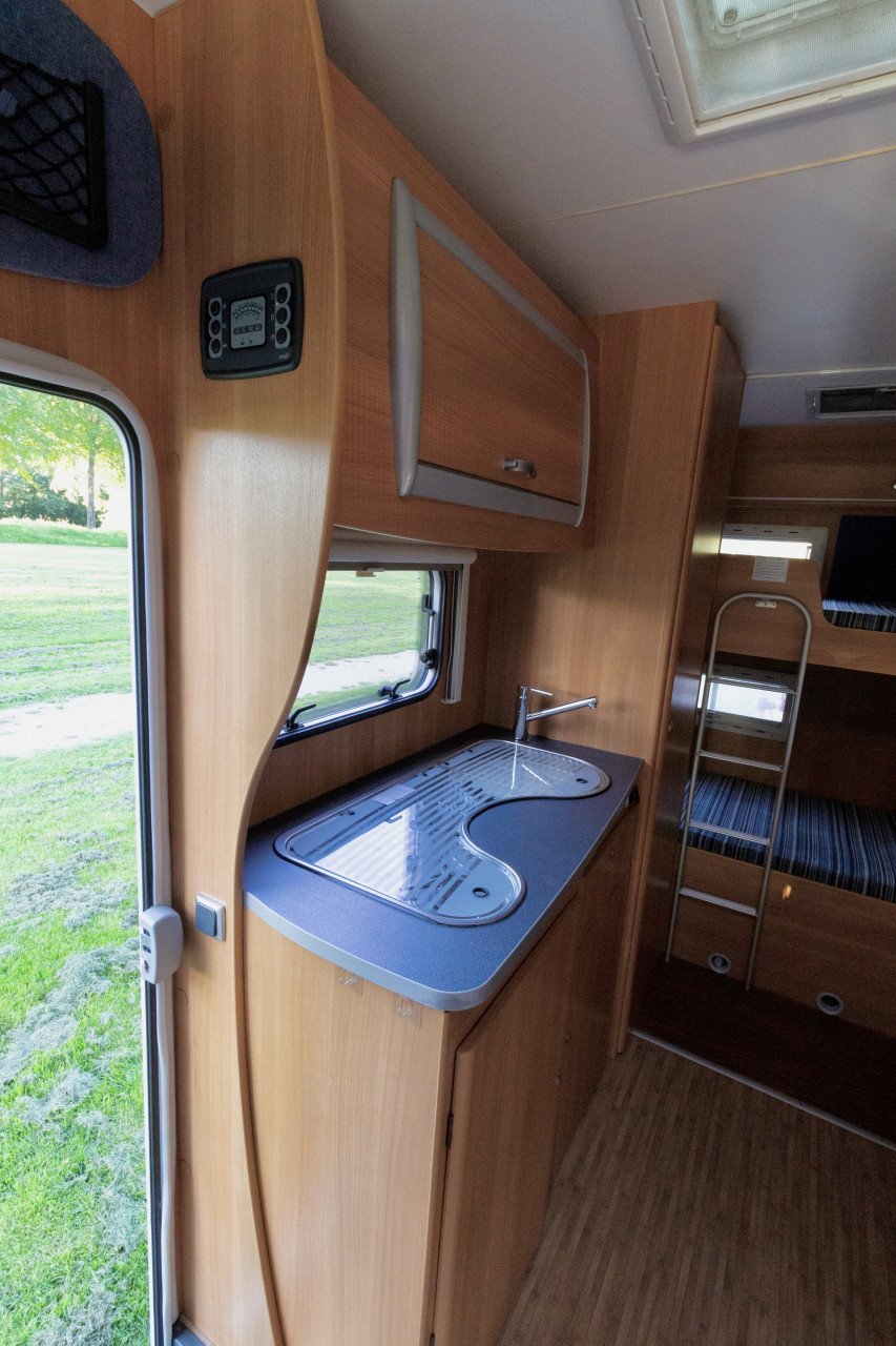 Camper Ford Benimar sport 310  2009 voor de aantrekkelijke prijs van