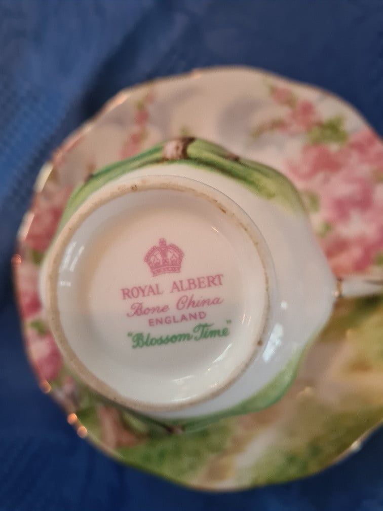 Royel albert kop & schotels vanaf euro; 6,00