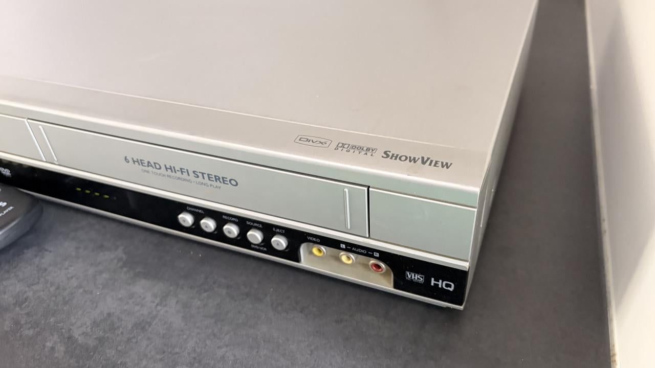 Philips DVD/VHS combispeler