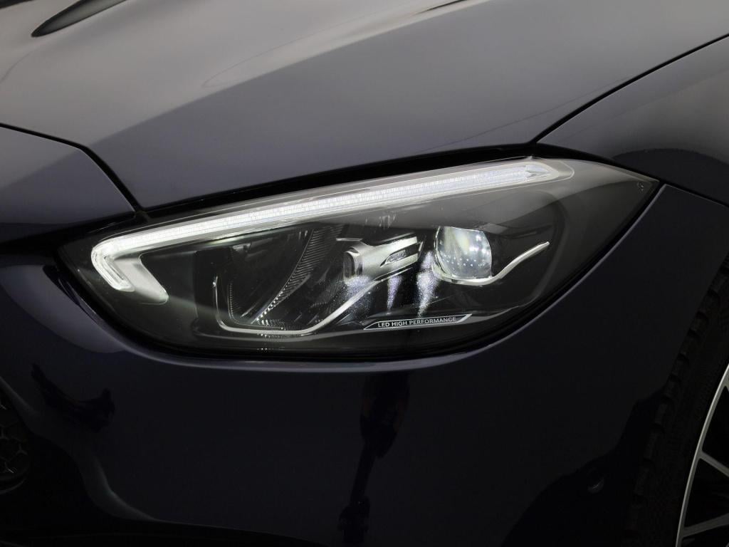 Mercedes-Benz C-Klasse 180 amg line | automaat | panoramadak | trekhaak | v