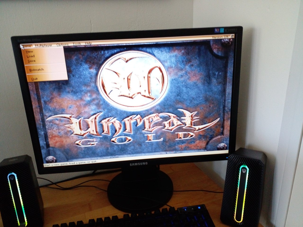Complete computerset met monitor, wifi en veel classic games.