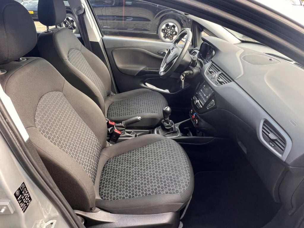 Opel Corsa 1.4 120 jaar edition, carplay, trekhaak enz. enz...